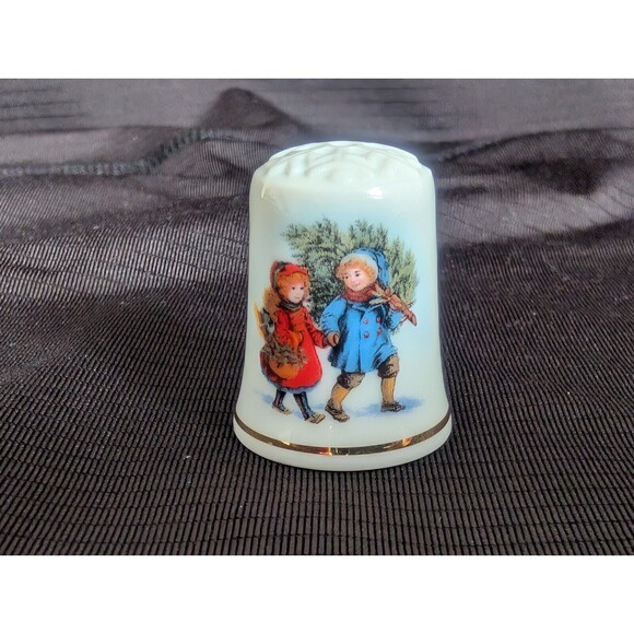Four (4) Vintage Avon Christmas Holiday Porcelain Thimble 1981-1984 + 3 Souvenir - Picture 3 of 16